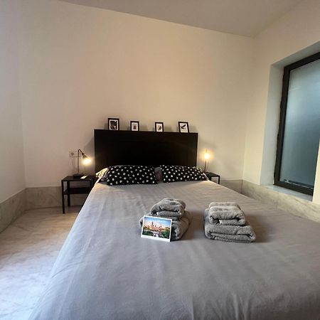 Center Sevilla Confort 8 Екстериор снимка